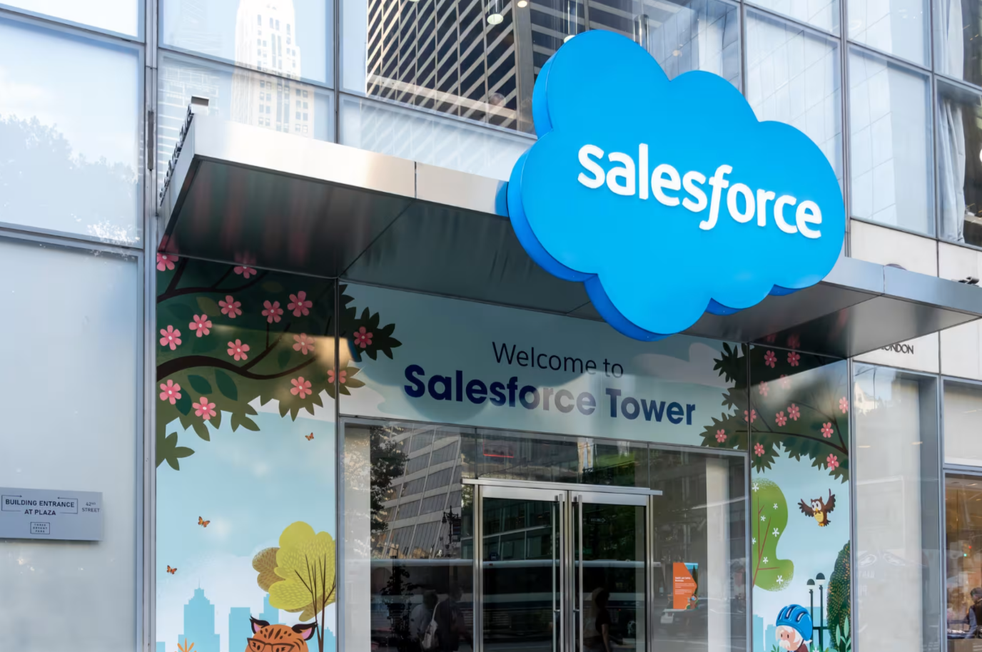 Salesforce Reports Strong Earnings for Q2, CFO Amy Weaver to Step Down