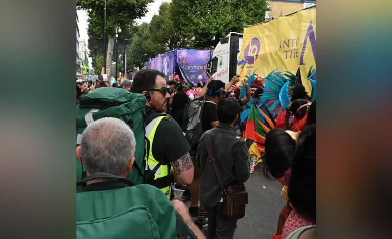 Violence Erupts on Opening Day of Notting Hill Carnival in London