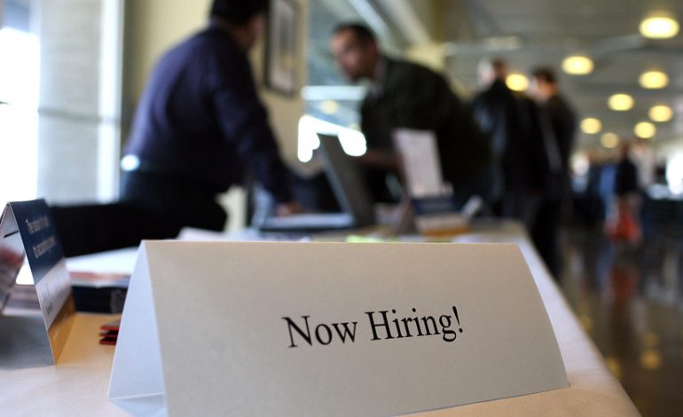 US Weekly Jobless Claims Decline; Second-Quarter GDP Revised Upwards