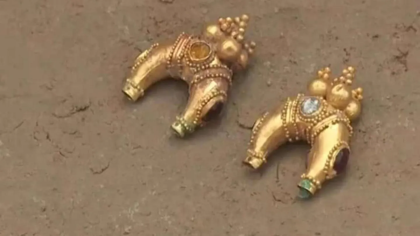 Archaeologists Discover 2,000-Year-Old Treasures in Kazakhstan’s Burial Mound