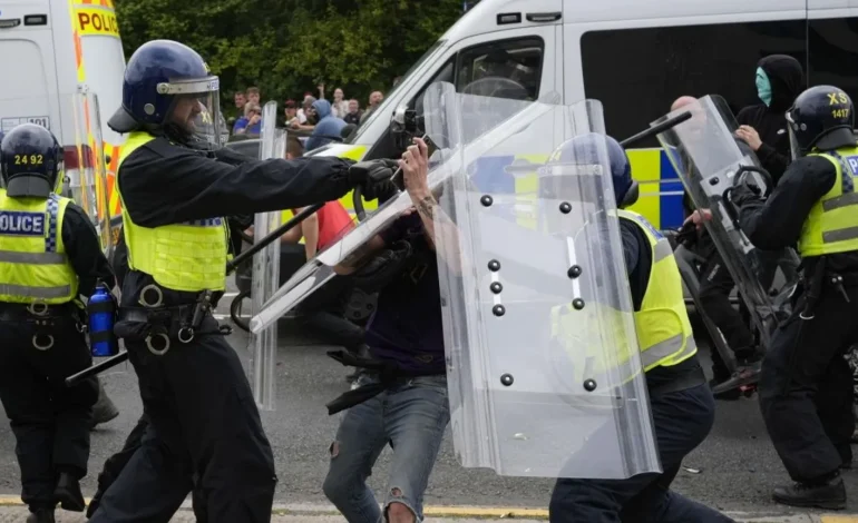 UK Government Vows “Full Force of the Law” Against Rioters, Announces Prison Expansion Amid Ongoing Unrest