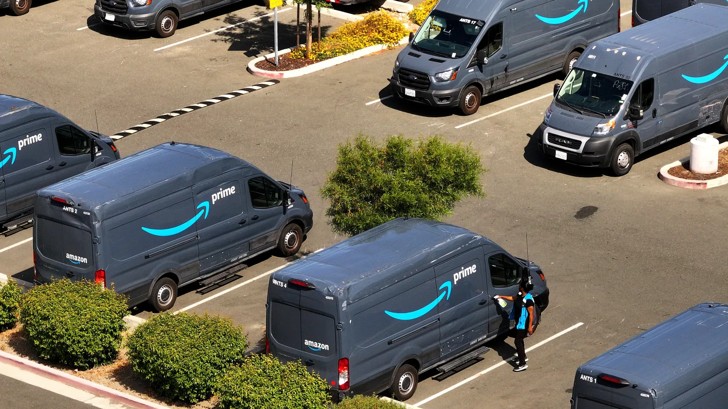 Amazon Increases Pay for Subcontracted Delivery Drivers Amid Union Efforts