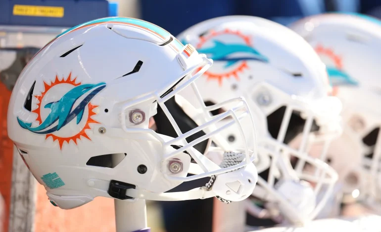 Miami Dolphins Owner Stephen Ross in Talks to Sell Stake in Franchise to Private Equity Firms