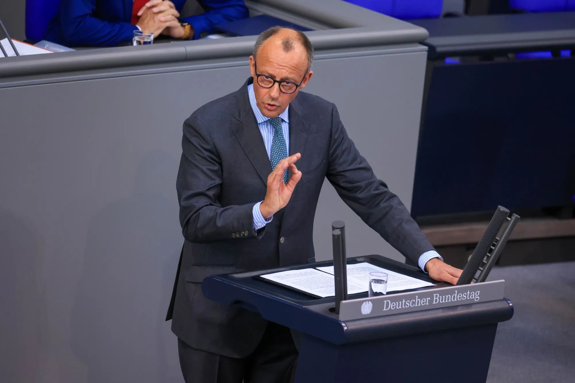 Merz Wins Conservative Nomination for German Chancellorship, Setting Up Clash with Scholz