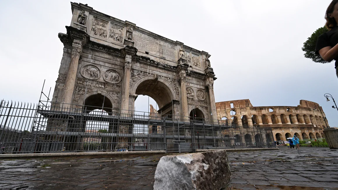 Rome’s Constantine Arch Damaged by Lightning Strike Amid Violent Storm