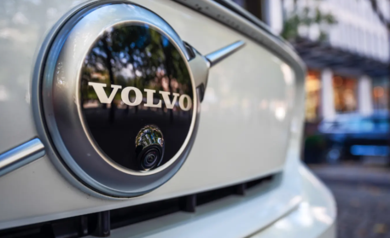 Volvo Cars Revises 2030 EV Target Amid Market Challenges