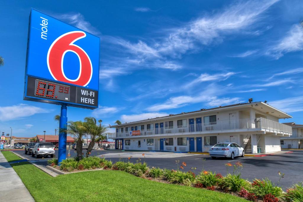 Indian Hospitality Firm OYO to Acquire Motel 6 in $525 Million Deal