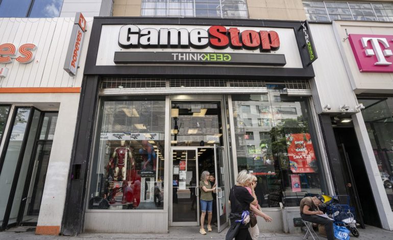 GameStop Shares Drop 10% After Second-Quarter Sales Decline Despite Profit