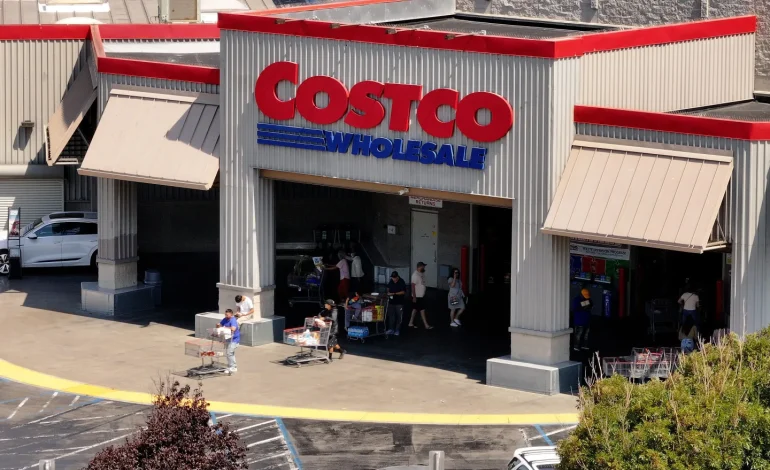 Costco Reports Solid Earnings Despite Slight Revenue Miss, Analyst Raises Price Target