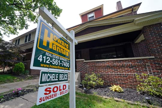 Mortgage Rates Decline Following Fed’s Interest Rate Cut, Sparking Renewed Interest Among Home Buyers