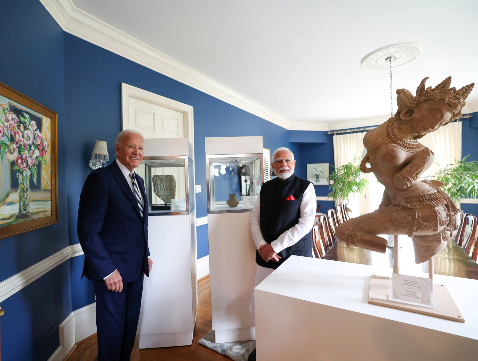 US Returns Hundreds of Stolen Antiquities to India