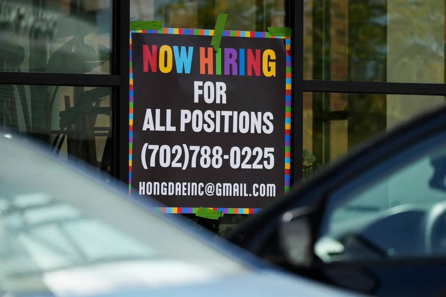 Jobless Claims Rise Slightly to 230K as US Labor Market Shows Signs of Cooling