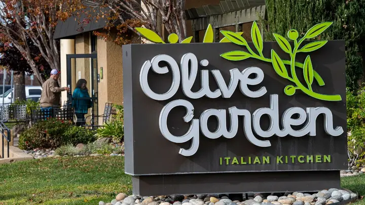 Uber Partners with Olive Garden’s Parent Company for Exclusive Delivery Deal