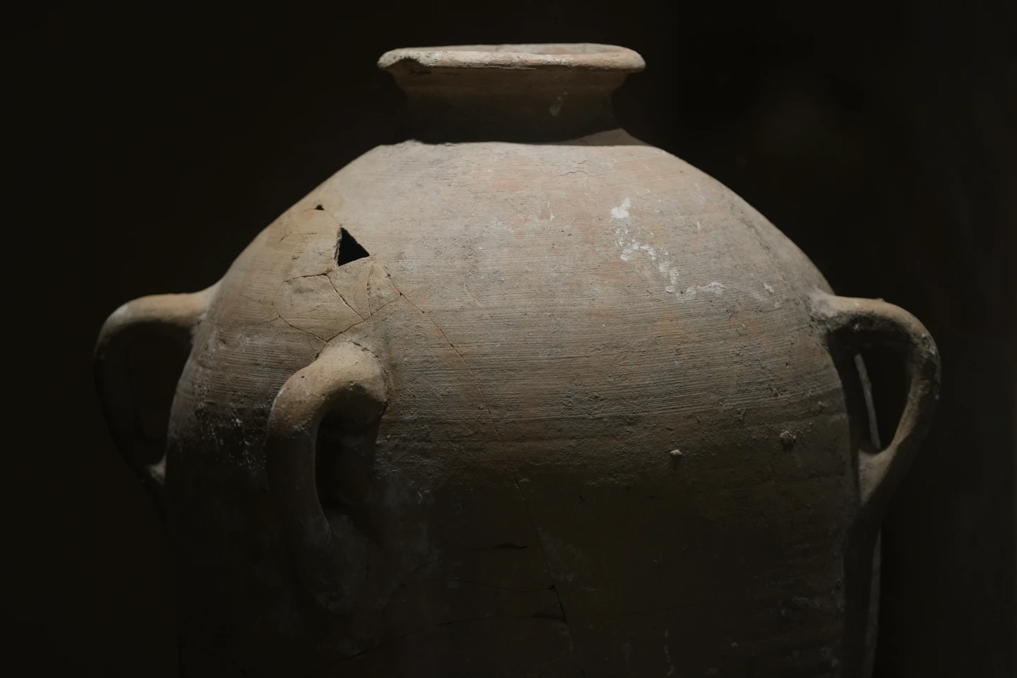 Broken Bronze-Age Jar Back on Display After 4-Year-Old’s Accidental Smash