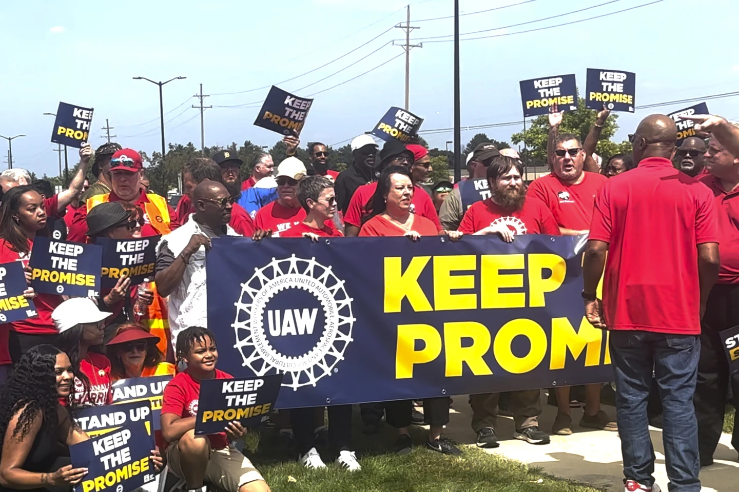 UAW-Stellantis Dispute Raises Concerns Over US Auto Jobs