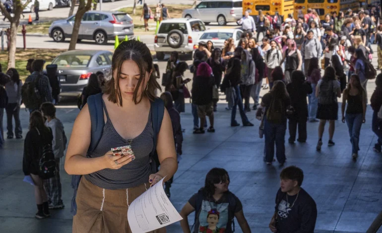 California Enacts Statewide Smartphone Restrictions for Students