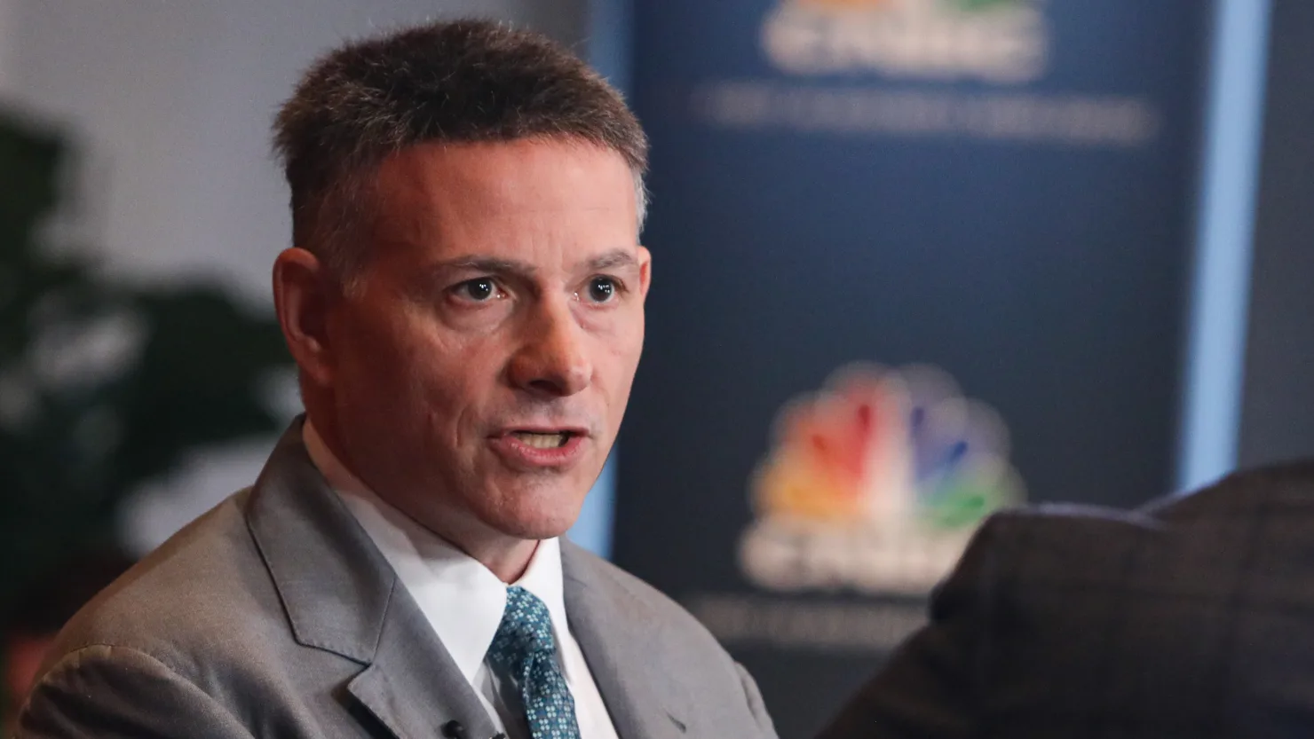 Peloton Shares Surge 11% After David Einhorn Highlights Stock as Undervalued
