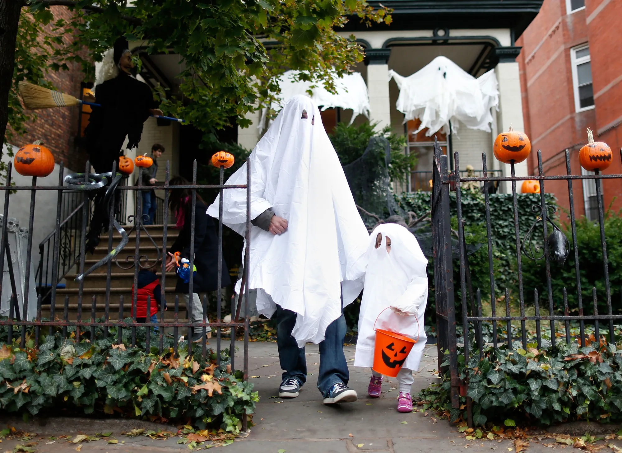 Unseasonably Warm Halloween Forecast for Northeast