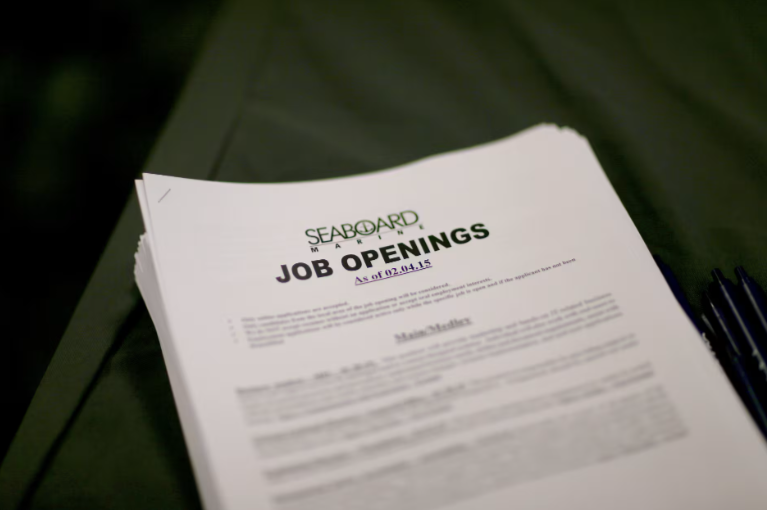 US Job Openings Rise to 8 Million in August, Indicating Resilience in Labor Market