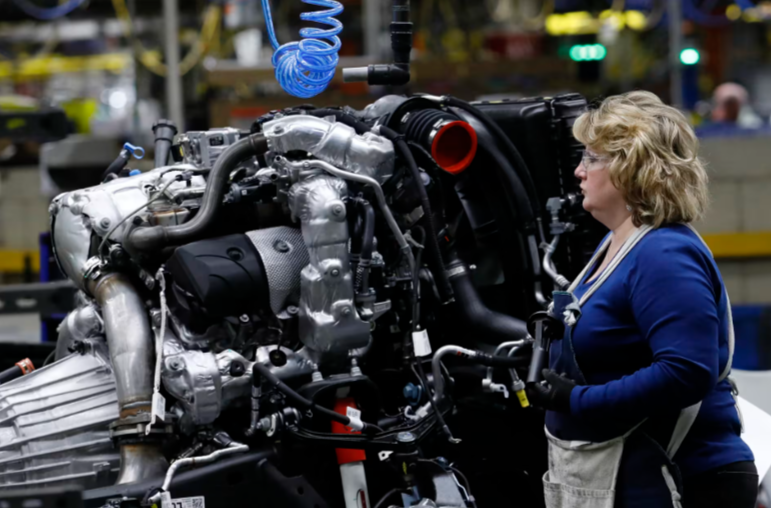 US Manufacturing Contracts for Sixth Straight Month as Uncertainty Persists