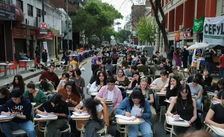 Argentina’s Congress Fails to Overturn Veto on University Funding, Emboldening Libertarian President