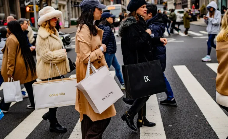 Holiday Retail Sales Expected to See Modest Growth Amid Economic Concerns