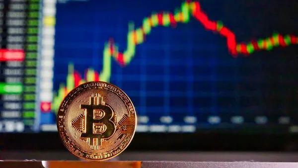 Bitcoin Nears Record High Amid ETF Inflows and US Election Uncertainty