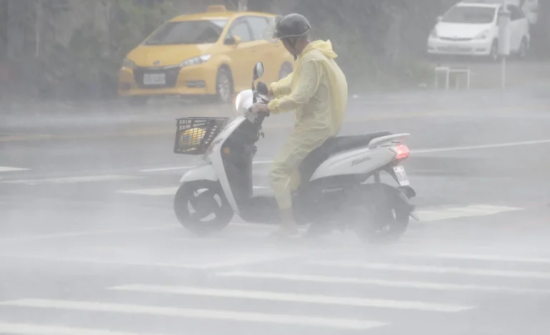 Typhoon Krathon Pummels Southern Taiwan, Bringing Torrential Rains, Strong Winds