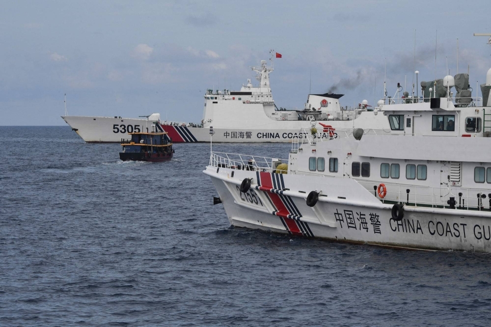 Manila Says Chinese Vessel “Sideswipes” Philippine Fisheries Boat in South China Sea