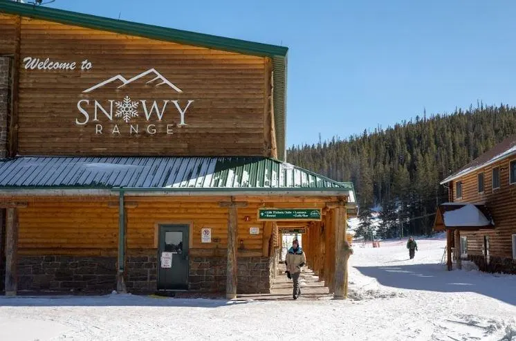 Wyoming’s Budget-Friendly Ski Resorts Attract Powder Enthusiasts