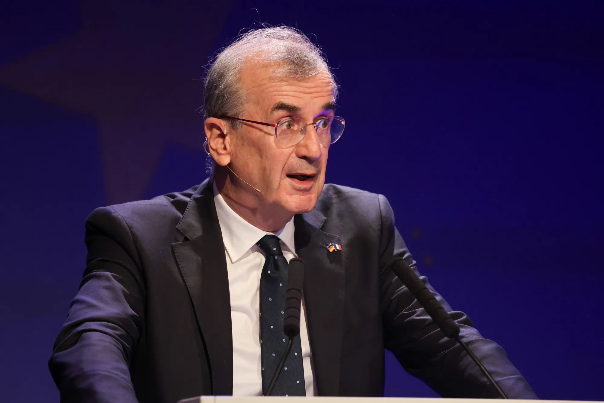 France’s Central Bank Governor Urges Fiscal Certainty Amidst Budgetary Uncertainty