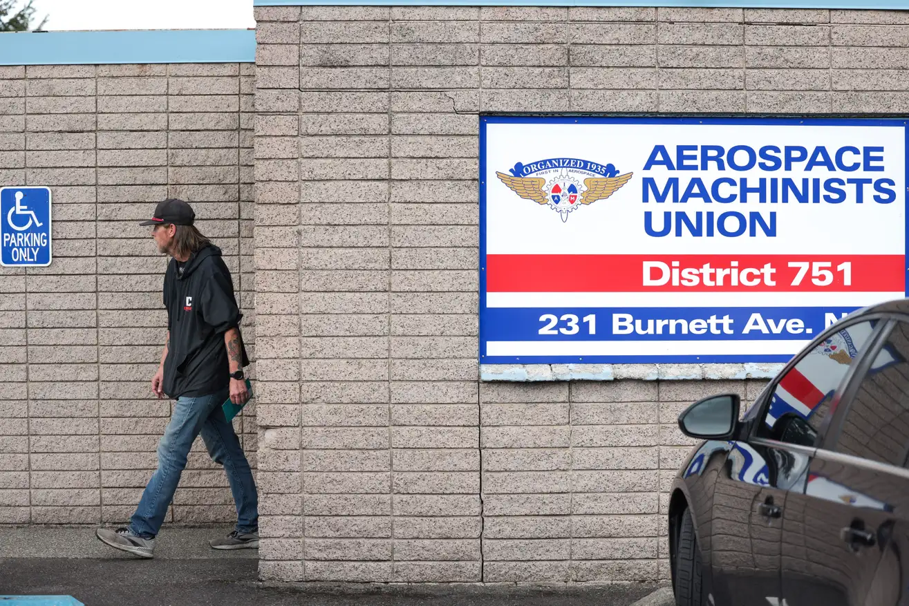 Boeing and Machinists Union Reach Tentative Deal to End Costly Strike