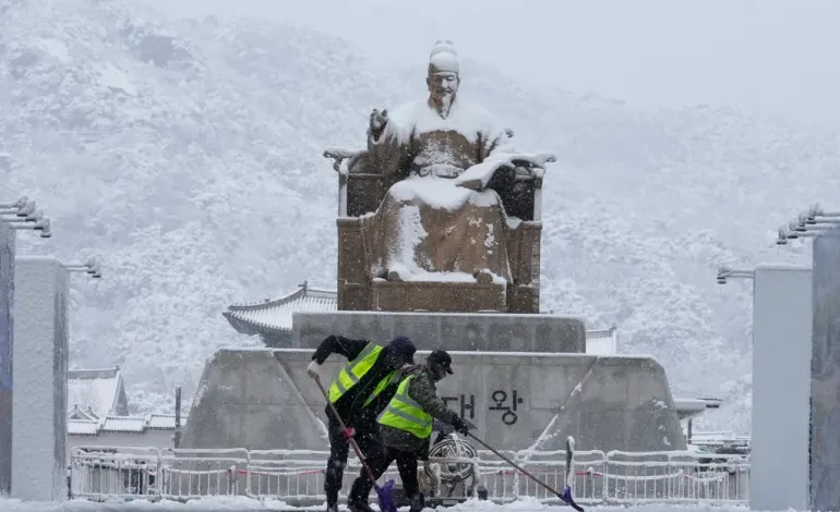 Heavy Snowstorm Kills Three in South Korea