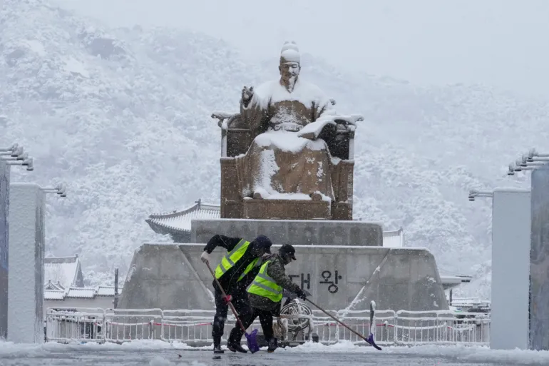 Heavy Snowstorm Kills Three in South Korea