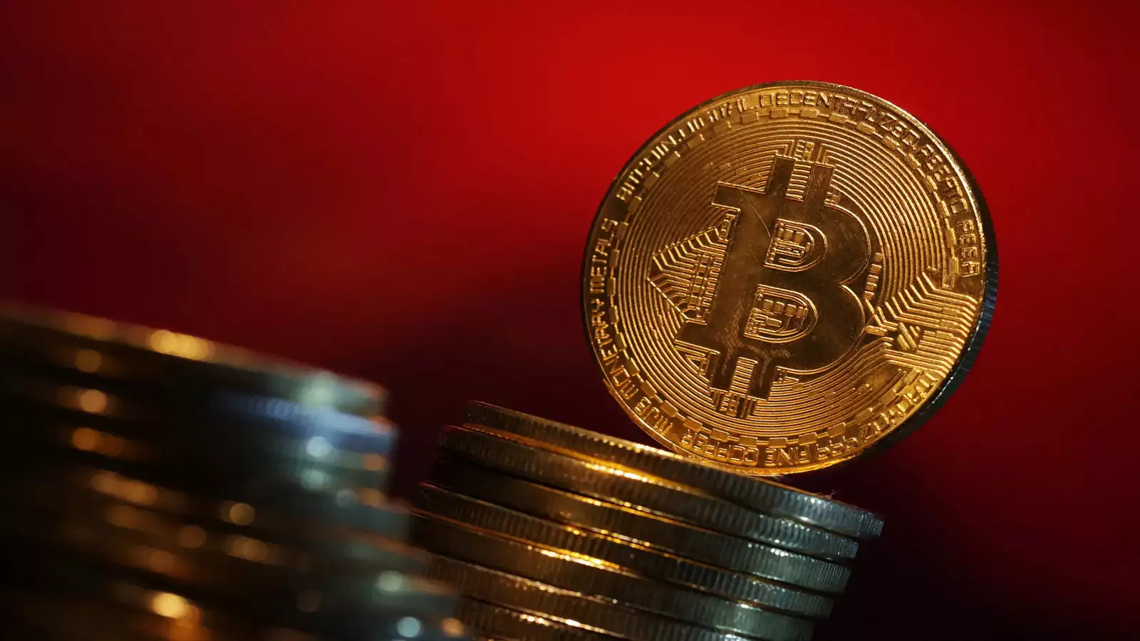 Bitcoin Surges Toward $100,000 as Crypto Advocates Eye Key US Regulatory Roles