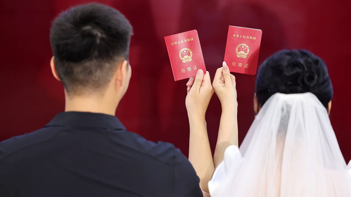 China’s Marriage Crisis Deepens as New Marriage Rates Plummet to Record Lows