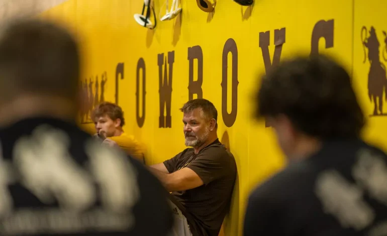 Wyoming Wrestling Signs Six Recruits During Fall Signing Period