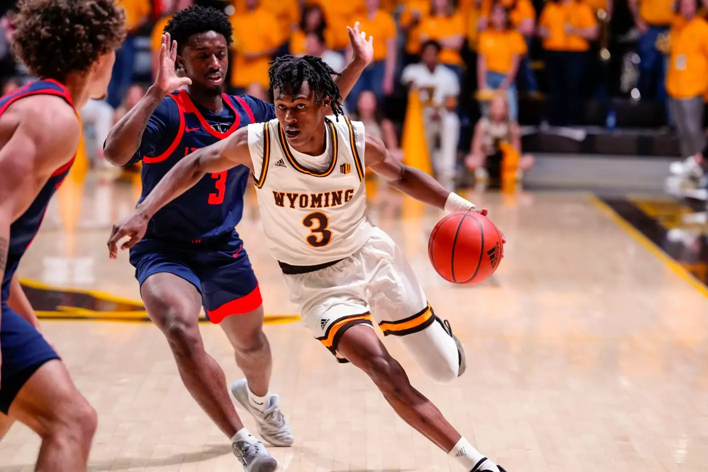 Wyoming Cowboys Host Southeastern Louisiana in Cancun Challenge Tune-Up