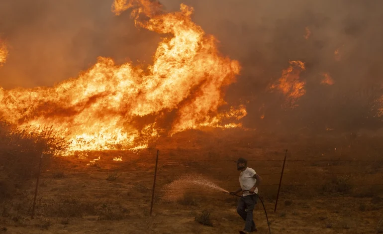 Mountain Fire Rages in Ventura County, Destroying Homes and Forcing Evacuations