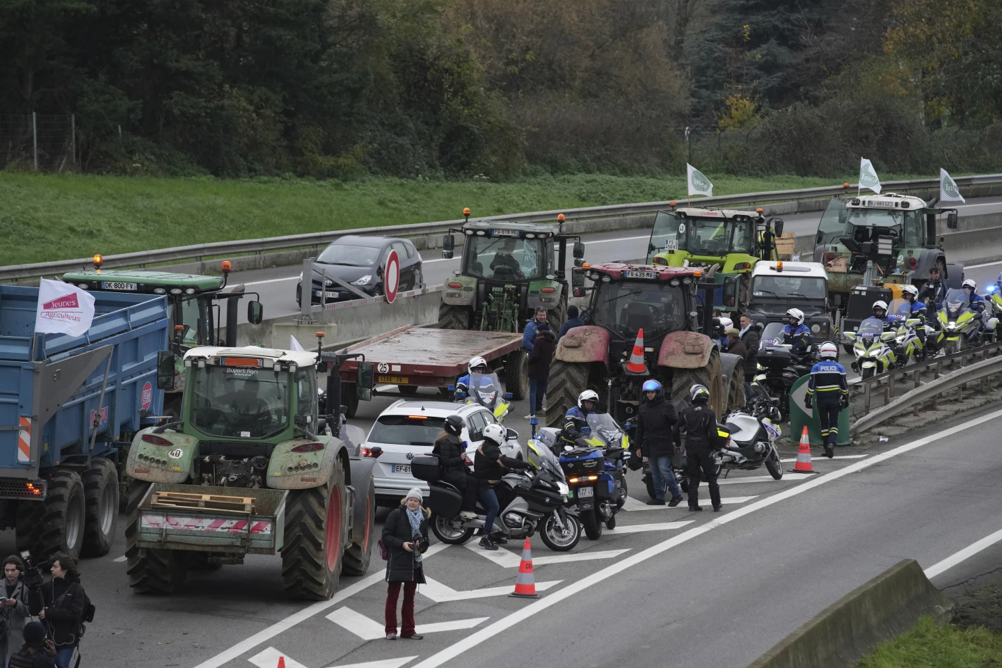 French Farmers Intensify Protests Against EU-Mercosur Trade Deal