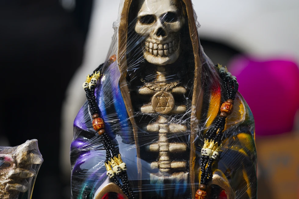 Mexican Folk Saint Cult “La Santa Muerte” Leader Gunned Down at Altar in Guanajuato