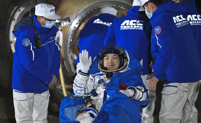 Chinese Astronauts Return to Earth After Six-Month Tiangong Mission