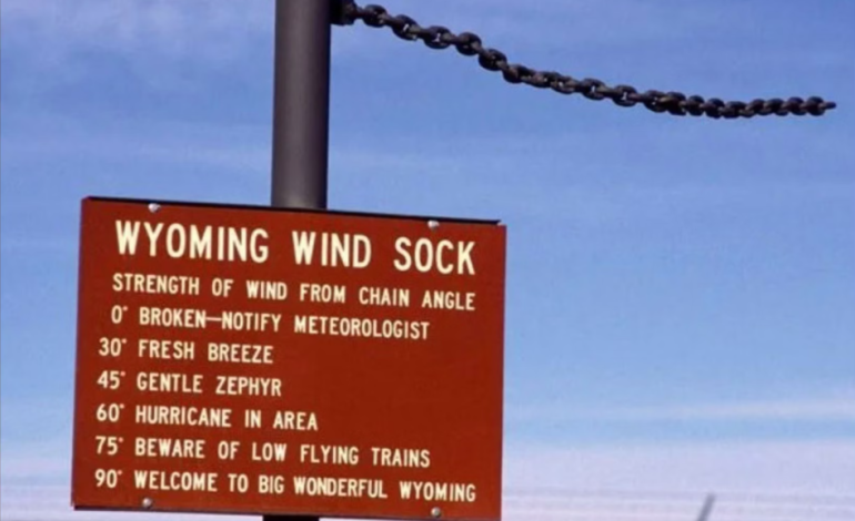 High Winds and Snow Pose Challenges for Holiday Travelers on Wyoming’s I-80 Corridor