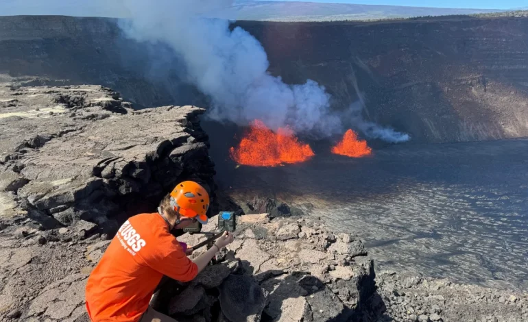 Hawaii’s Kilauea Volcano Erupts, Spewing Lava, Drawing Crowds