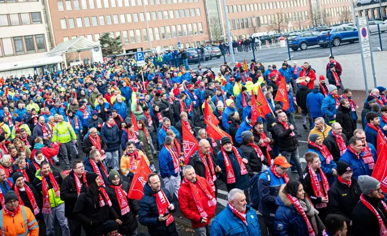 Nearly 100,000 Workers Participate in Strikes at Volkswagen Plants Across Germany