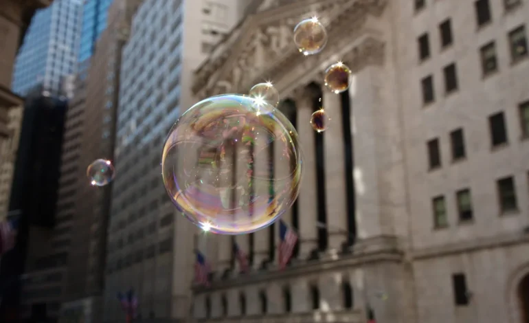 US Market Dominance Raises Concerns Over Potential Economic Bubble, Expert Warns