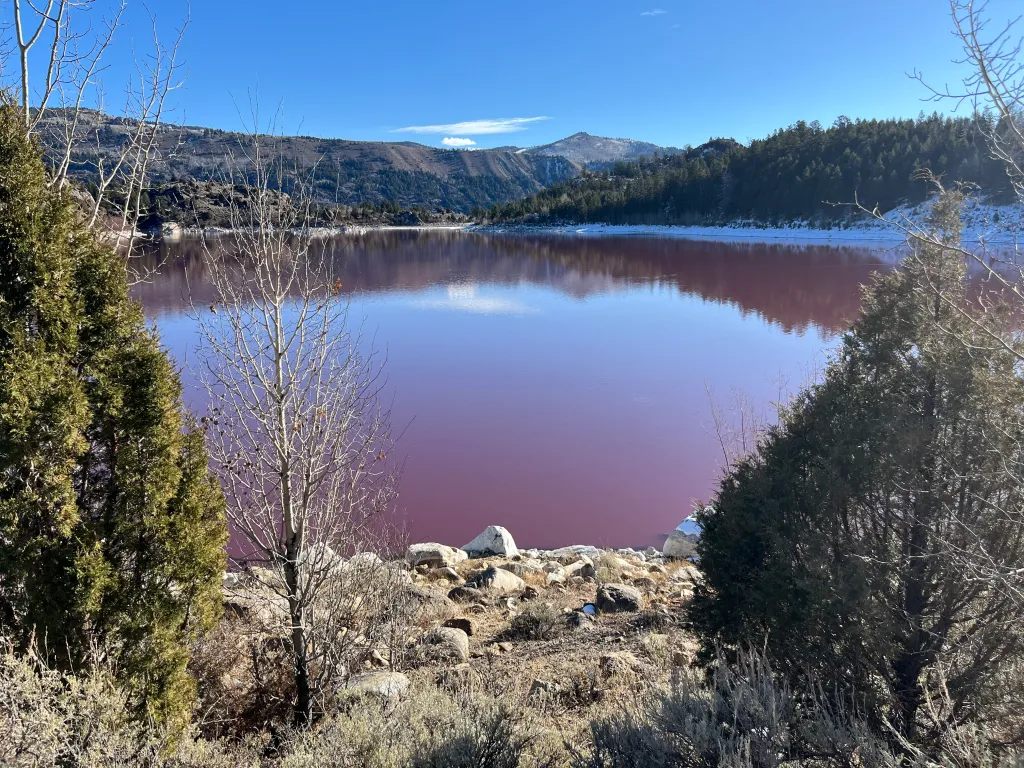 Mystery of Little Soda Lake’s Blood-Red Hue Baffles Experts