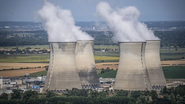 French Nuclear Power Hits Five-Year High, Compensating for Weak Wind Output