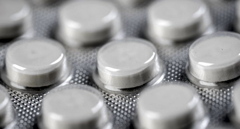 Acetaminophen, the World’s Most Common Pain Reliever, May Influence Risk-Taking Behavior