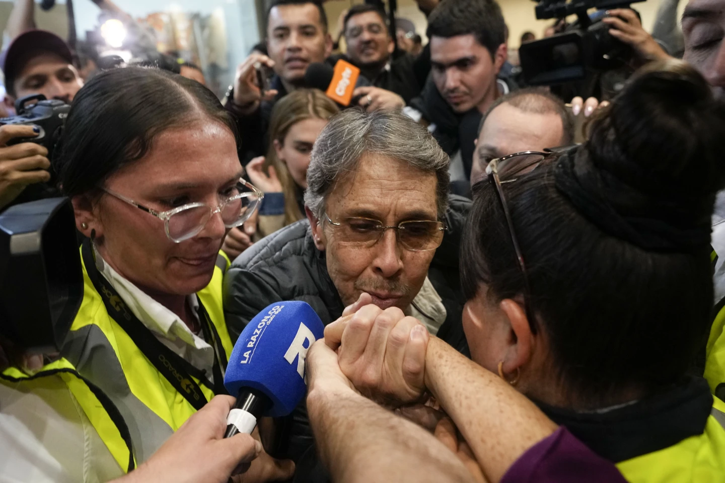 Medellin Cartel Figure Fabio Ochoa Returns to Colombia After 25 Years in US Prison